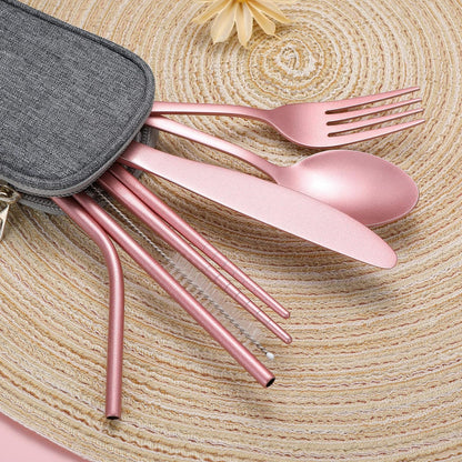 Rosa Besteckset aus Edelstahl mit Etui, umweltfreundlich, wiederverwendbar, für unterwegs.