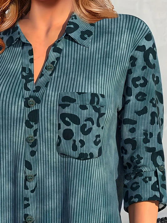 Damenbluse mit grünem Streifenmuster und Leopardenmuster, Knopfleiste, langärmlig.