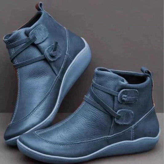 Blaue Damenstiefeletten aus Leder mit Schnallen, bequeme Freizeitschuhe, modisch und elegant.