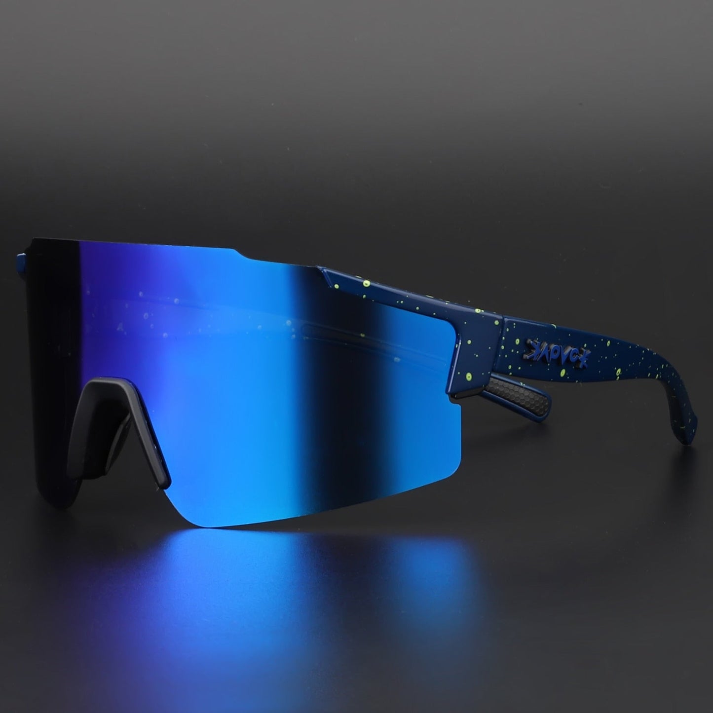 Blaue Sportsonnenbrille mit verspiegelten Gläsern, futuristisches Design, Unisex.