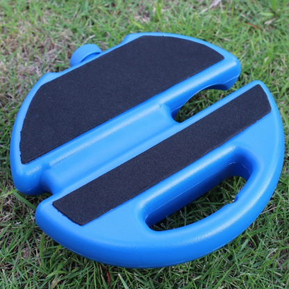 Blauer Kunststoff-Kniekissen für Gartenarbeit auf Gras, ergonomisch und wasserfest.