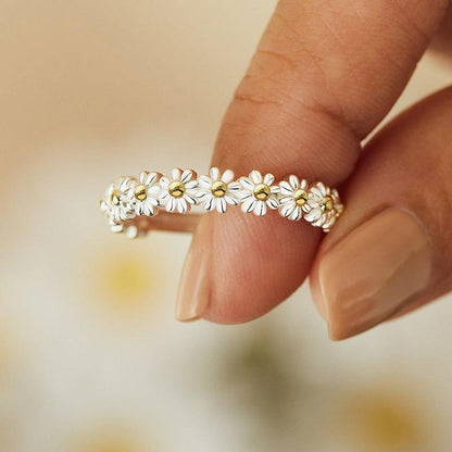 Silberner Gänseblümchen-Ring, filigran, Damen-Schmuck, Blumen-Design, modisch, elegant.