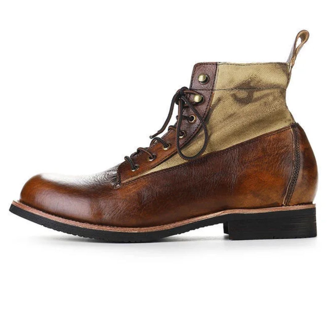 Brauner Lederstiefel mit beigem Canvas-Schaft, Herrenmode, robustes Design, Schnürstiefel.