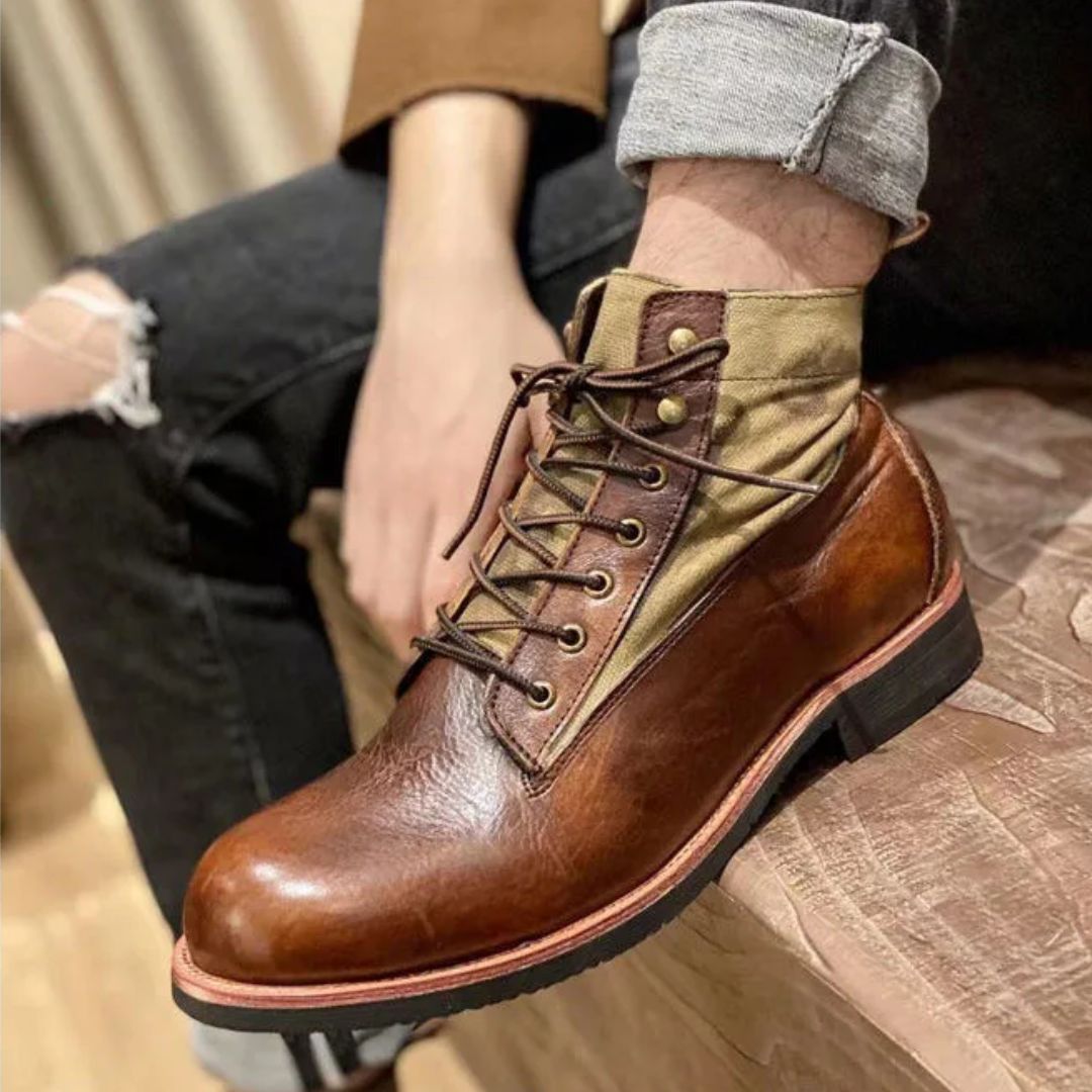 Brauner Lederstiefel für Herren, Schnürung, lässig, robust, modisch, handgefertigt.