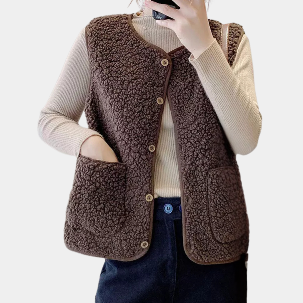 Damen Teddyweste braun, ärmellos, Knopfleiste, Taschen, Herbstmode, kuschelig, warm.