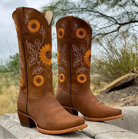 Braune Cowboystiefel mit Sonnenblumenstickerei, Leder, Damenmode, Westernstil.