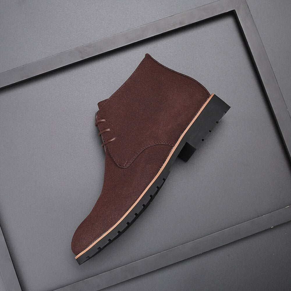 Braune Herren-Chelsea-Stiefel aus Wildleder, rutschfest, modisch, für Frühling.