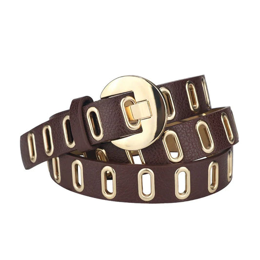 Brauner Ledergürtel mit goldener Schnalle und ovalen Ösen, modisches Accessoire für Damen.