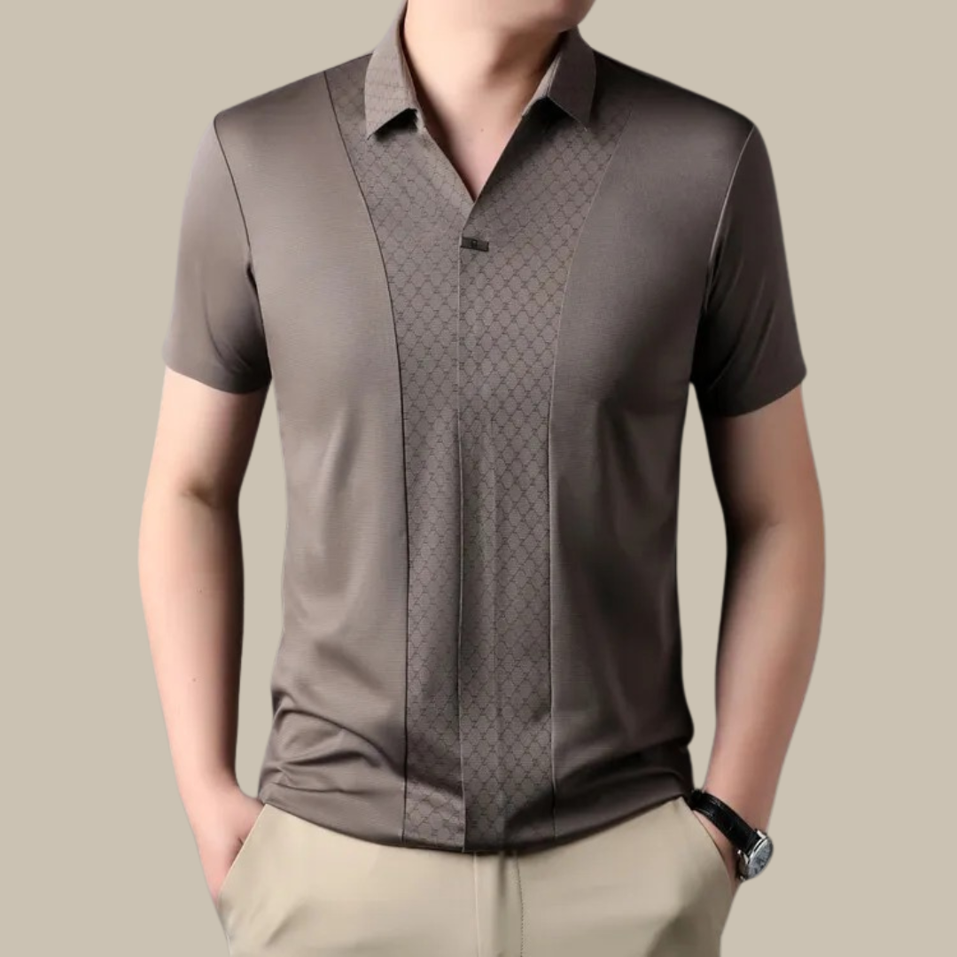 Braunes Herren-Poloshirt, kurzärmelig, mit Muster, aus Baumwolle, elegant und modern.