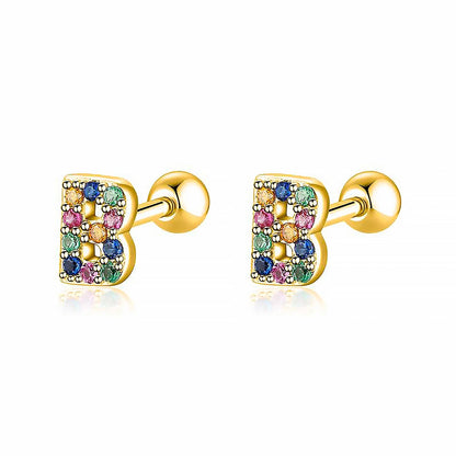 Goldene Ohrringe mit bunten Buchstaben, Schmuck, modisch, Damenaccessoire, Geschenkidee.