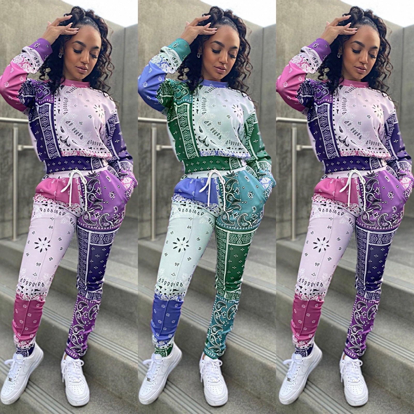 Frau in buntem Bandana-Print-Trainingsanzug, lila, grün, rosa, modisch, urbaner Stil.