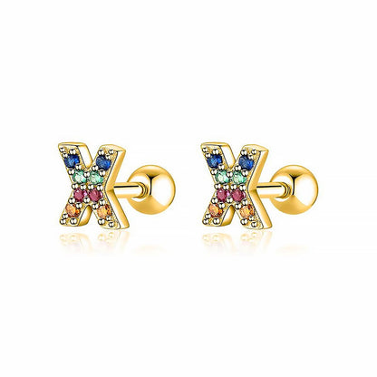 Goldene Ohrringe mit bunten Buchstaben, Schmuck, modisch, Damenaccessoire, Geschenkidee.