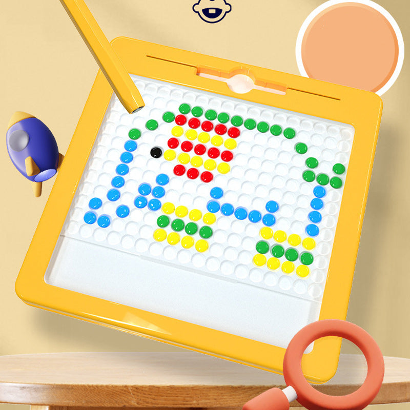 Gelbes magnetisches Zeichenbrett mit buntem Elefantenmotiv, Lernspielzeug für Kinder.
