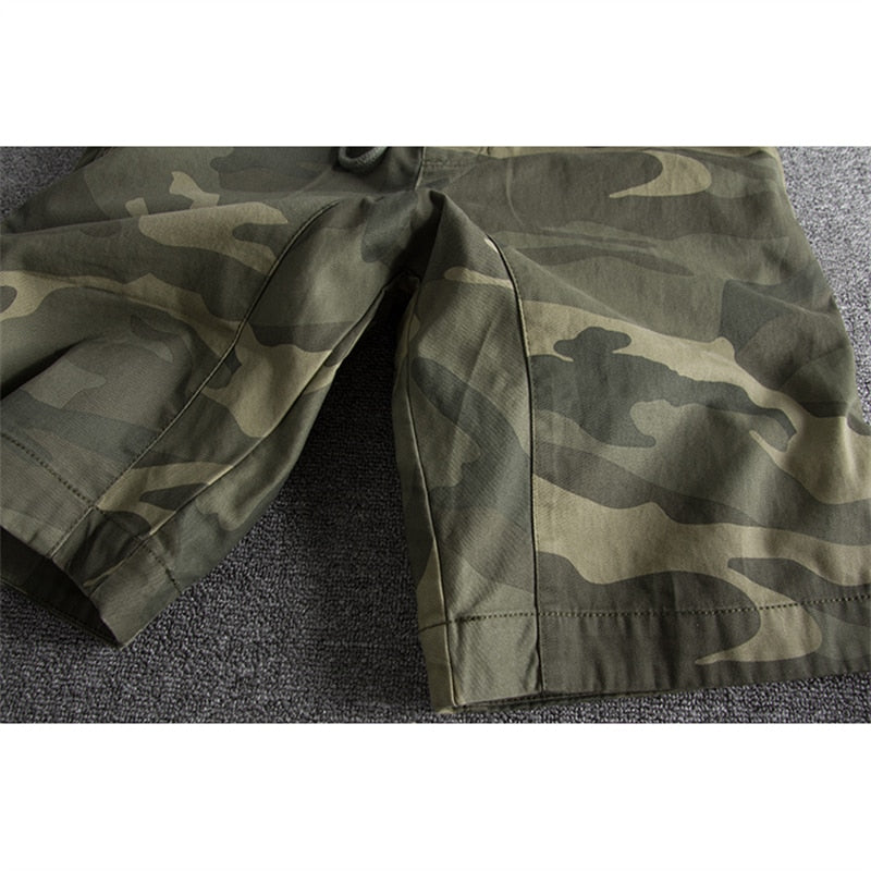 Herren Camouflage Shorts, grün, elastische Taille, lässig, Vintage-Stil, Sommermode.