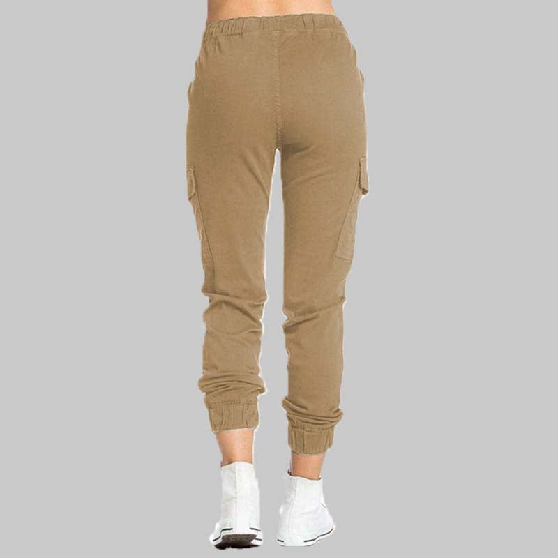 Beige Damen-Cargohose, elastischer Bund, Seitentaschen, lässiger Stil, Rückansicht.