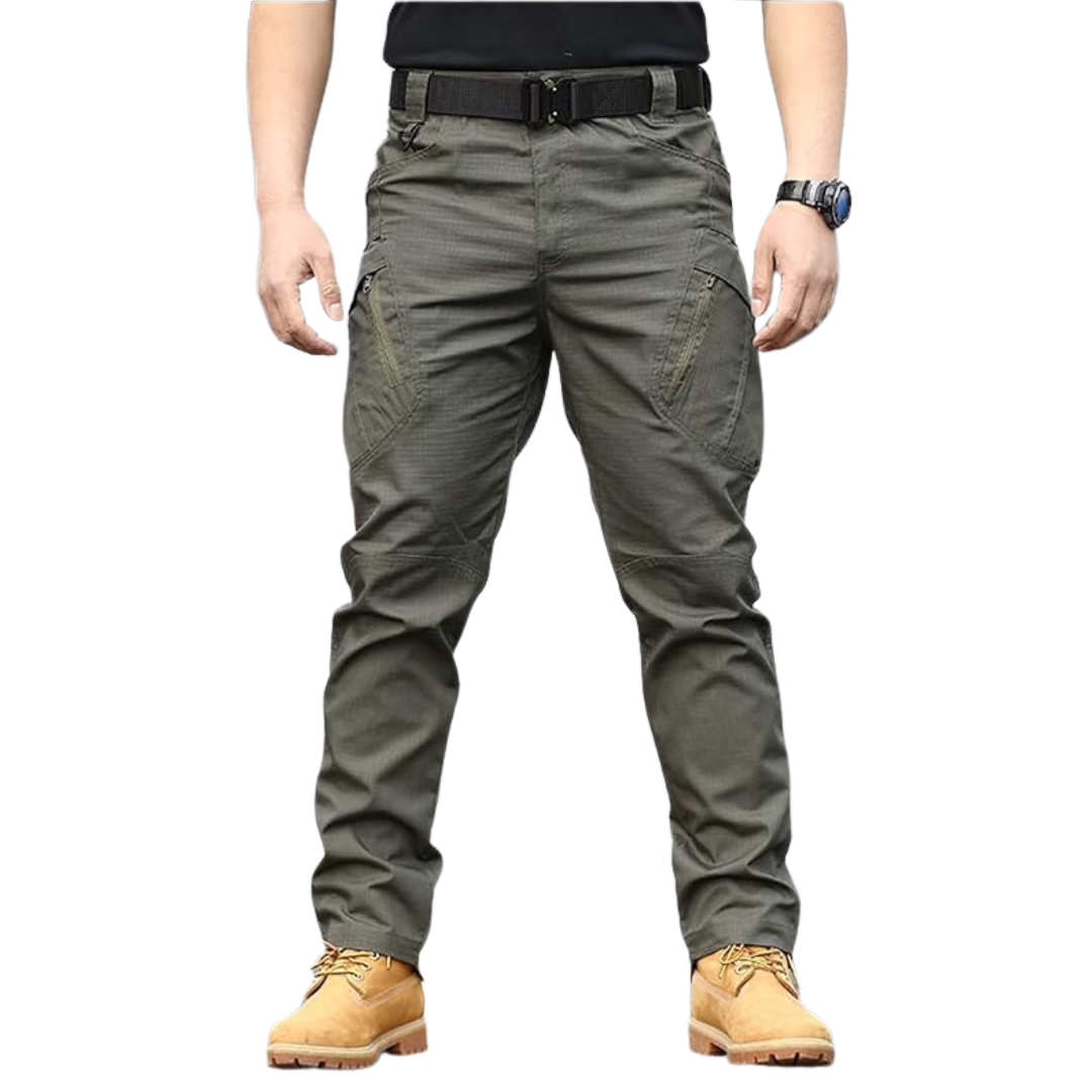 Grüne Cargo-Hose für Herren, robustes Material, mit Taschen, ideal für Outdoor-Aktivitäten.
