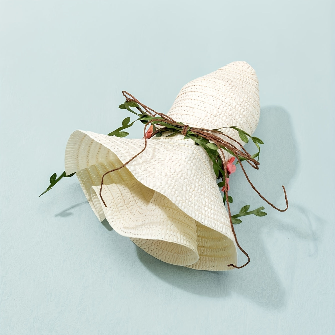 Damen-Sommerstrohhut mit Blumen- und Fruchtverzierung – Solène