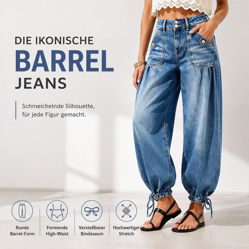 Model in blauer Barrel-Jeans mit großen Taschen und zugezogenen Saumkordeln, mit schwarzen Sandalen, daneben Infografik mit Produktmerkmalen. 1