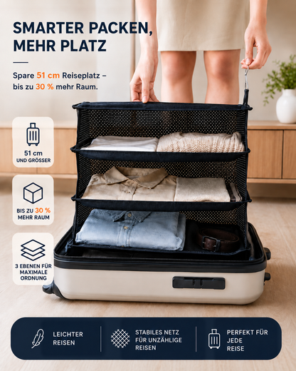 Frau zieht den Organizer mit gefalteter Kleidung auf den Ablagen aus einem geöffneten Koffer 3