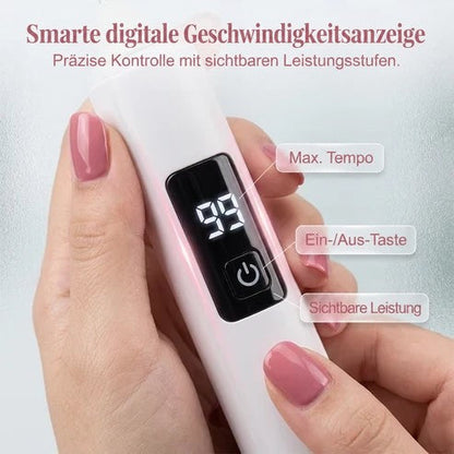 Nahaufnahme der Hände mit rosa lackierten Nägeln, die das Gerät mit Display und Einschalttaste halten 5