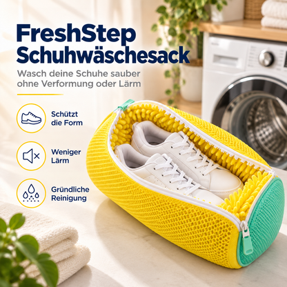 Gelber Waschbeutel mit Netzstoff und Chenille-Innenseite, geöffnet mit weißen Sneakern, vor einer Waschmaschine 1