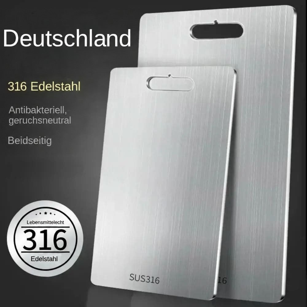 Zwei gebürstete Metallbretter in verschiedenen Größen vor dunklem Hintergrund, mit Informationstext zu Edelstahl, Doppelseitigkeit und Lebensmittelkontakt. 4