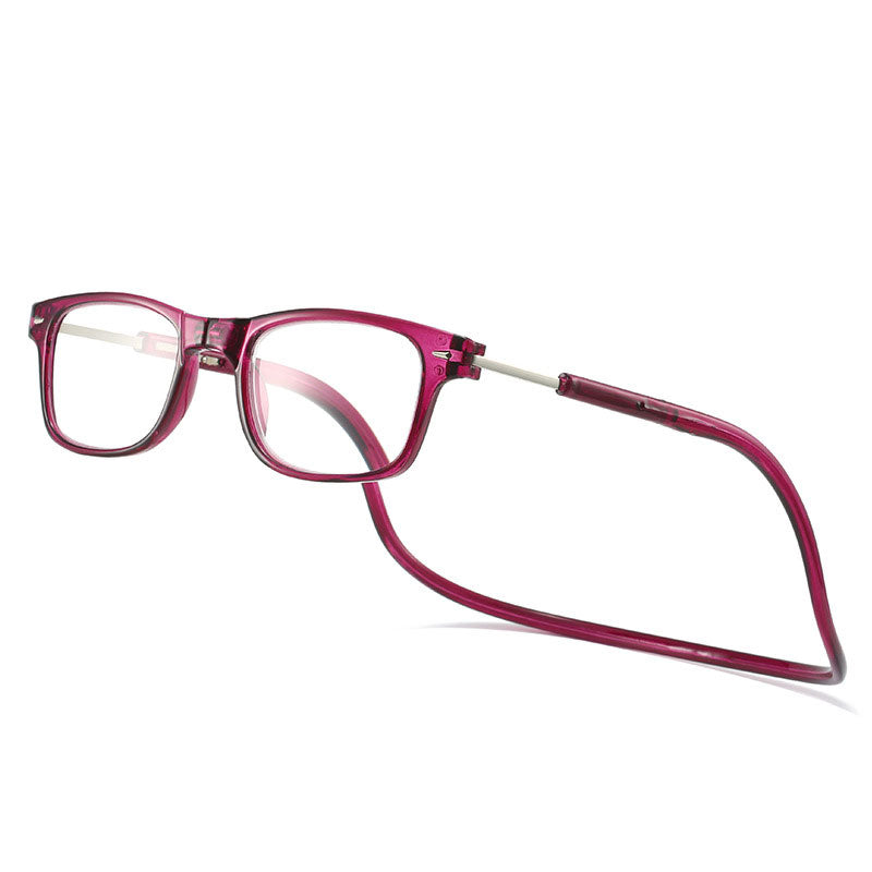 Lesebrille mit eckigem Rahmen und Magnet-Halsband in kräftigem Beerenrot bis Violett, schräg von vorn auf weißem Hintergrund. 3