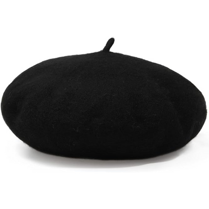 Schwarzer Wollberet mit kleinem Stiel, Seitenansicht vor weißem Hintergrund 4