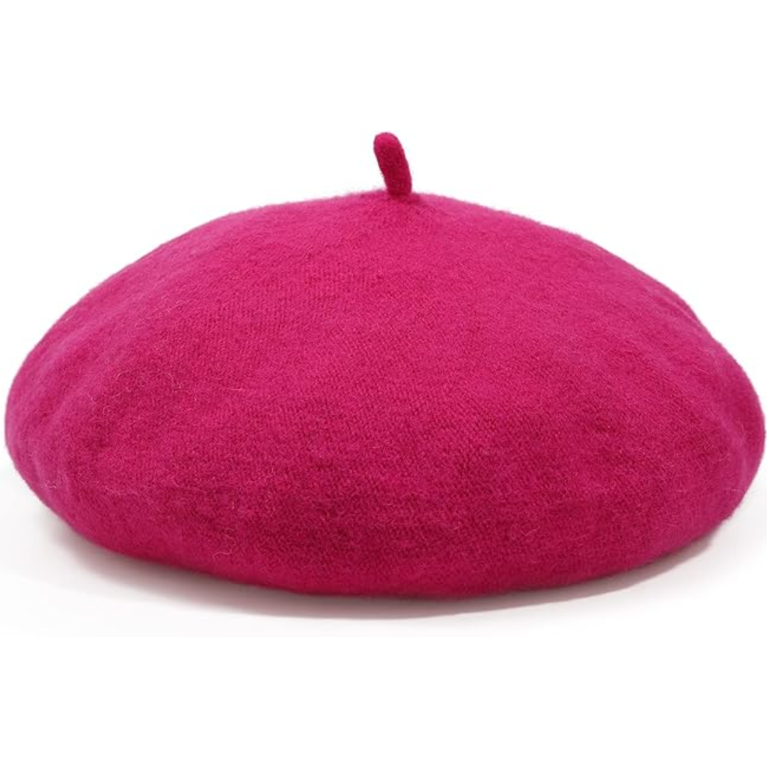 Wollberet in leuchtendem Pink mit kleinem Stiel, frei stehend vor weißem Hintergrund 6