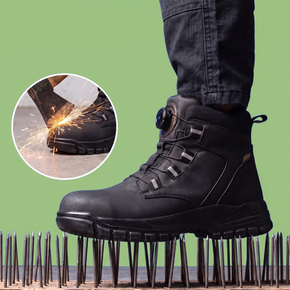Schwarzer Arbeitsstiefel steht auf einem Nagelbett, kleiner Ausschnitt zeigt einen Axtschlag mit Funken auf die Kappe 3
