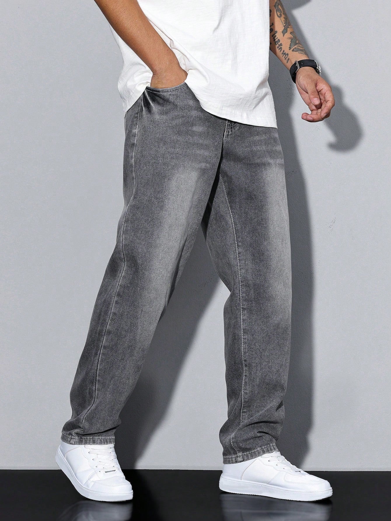 Lässige Herrenjeans mit geradem Bein – Mailand