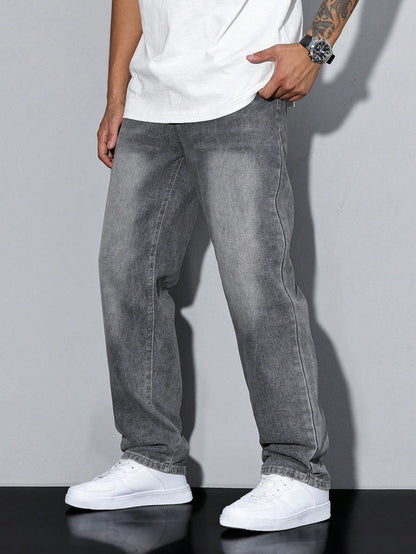Lässige Herrenjeans mit geradem Bein – Mailand