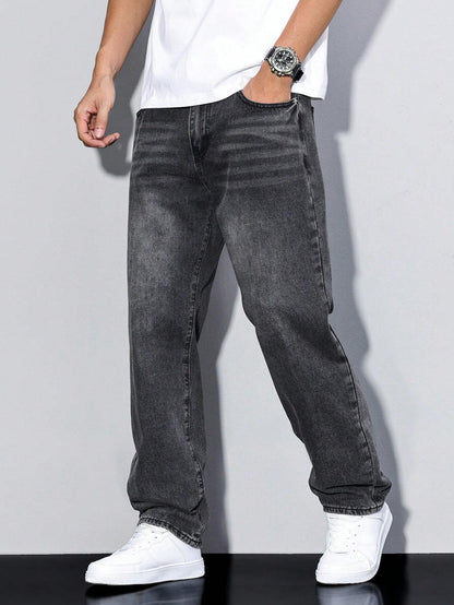 Lässige Herrenjeans mit geradem Bein – Mailand