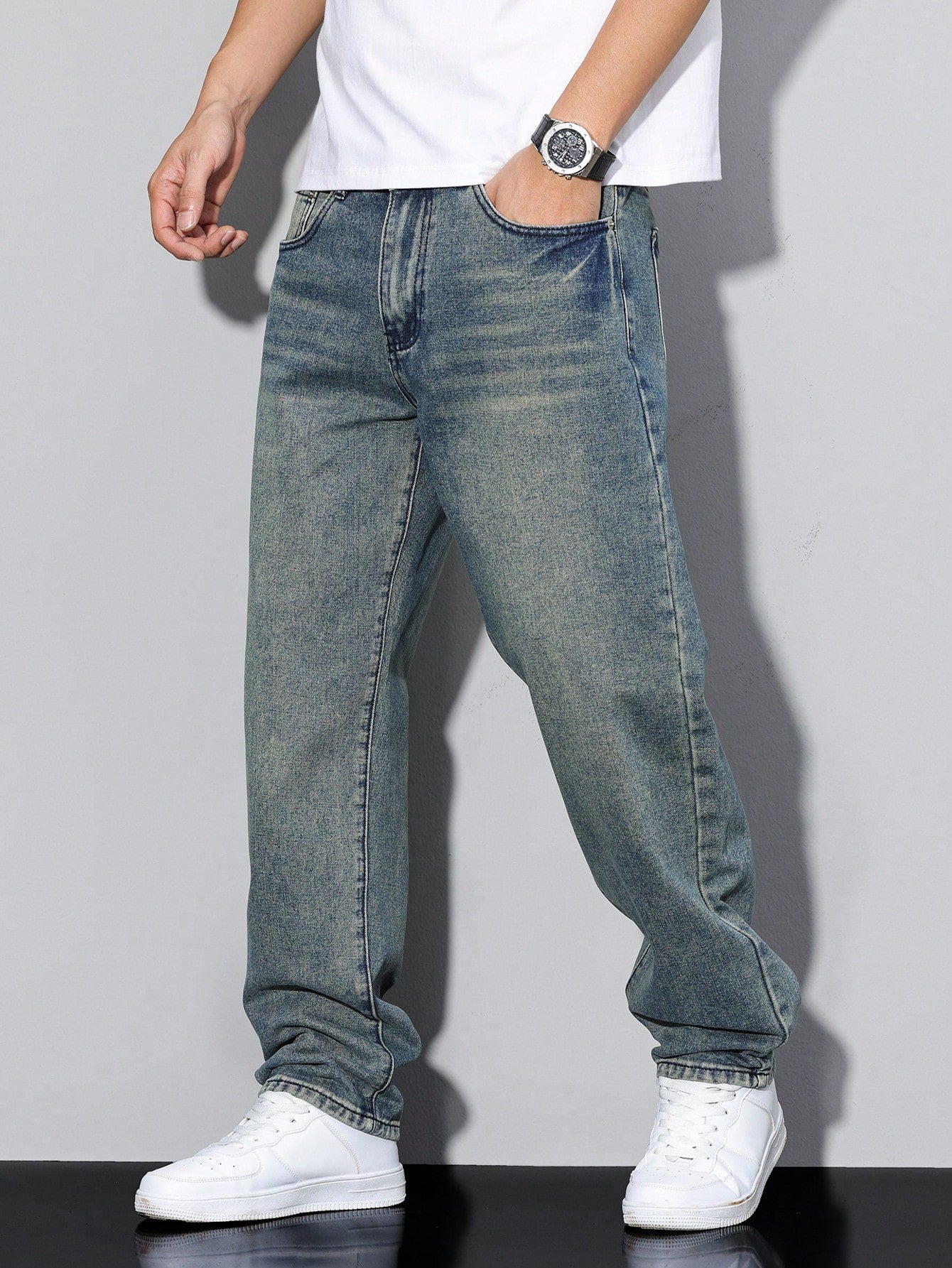 Lässige Herrenjeans mit geradem Bein – Mailand
