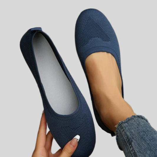 Dunkelblaue Damen-Ballerinas aus Strickstoff, bequem, modisch, ideal für Freizeitkleidung.