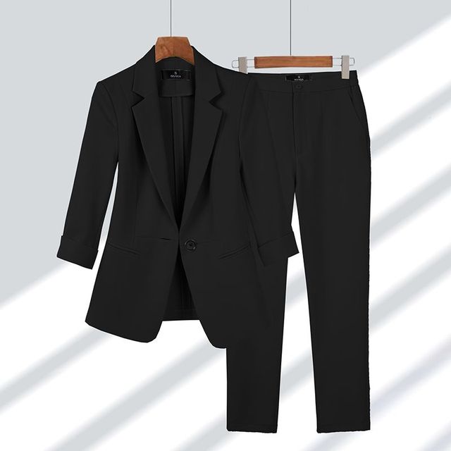 Schwarzer Damenblazer mit passender Hose, elegant, 2-teilig, Frühling-Sommer, koreanischer Stil.