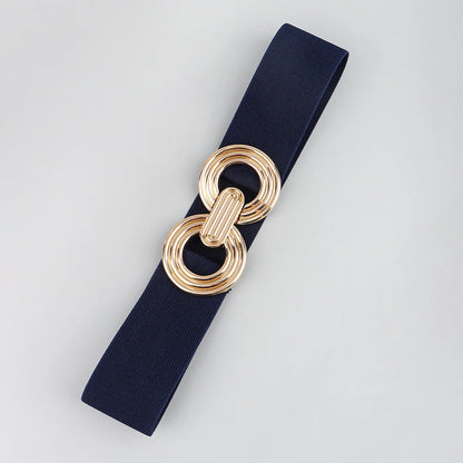 Dunkelblauer elastischer Gürtel mit goldener Schnalle, modisches Accessoire für Damen.