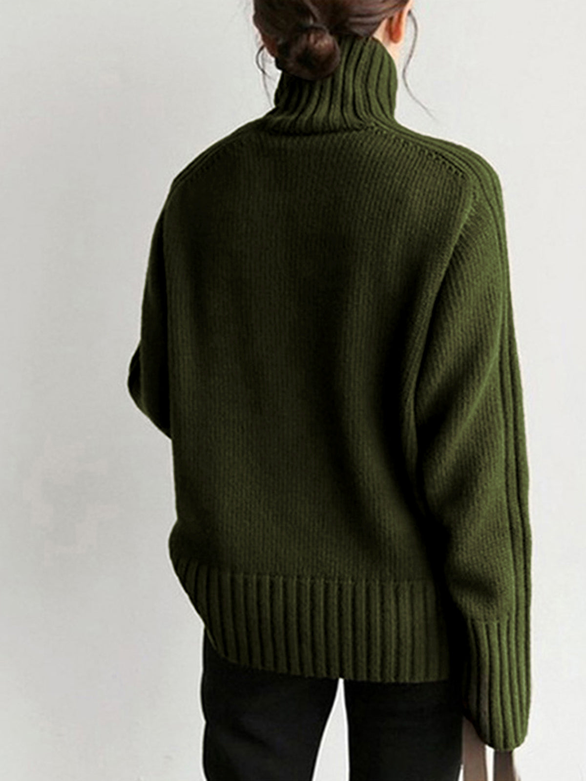 Dunkelgrüner Rollkragenpullover Damen, Strick, warm, modisch, Herbst-Winter-Bekleidung.