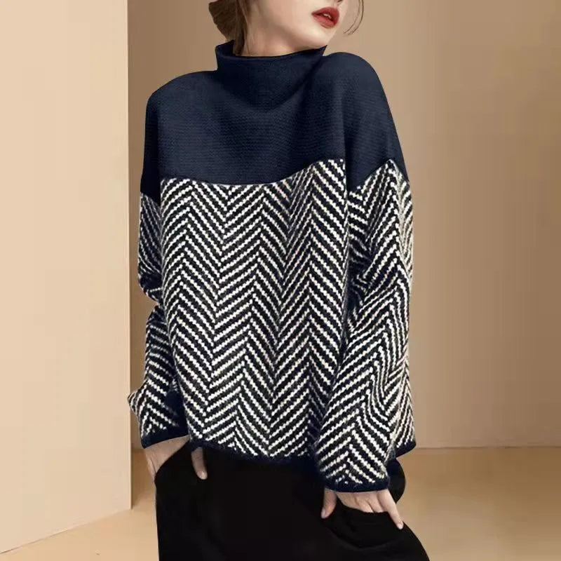 Damenpullover mit blau-weißem Zickzackmuster, Rollkragen, langärmelig, modisch.