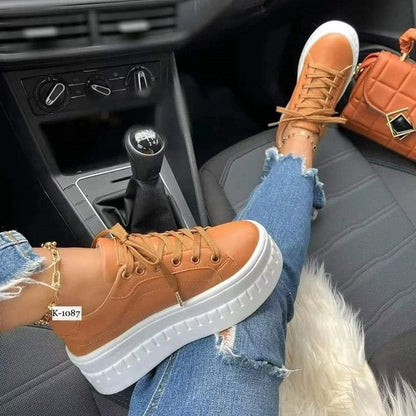 Damen Sneaker Plateau, braun, Leder, modisch, bequem, Autofahrt, Jeans, Handtasche