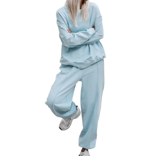 Damen Jogginganzug, hellblau, bequem, Freizeitmode, Sweatshirt und Hose, sportlich, modern.