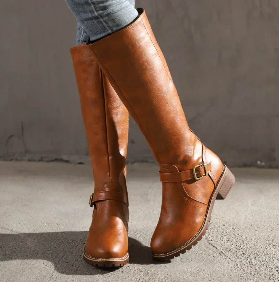 Damenstiefel aus braunem Leder mit Schnalle, kniehoch, modisch, robust, ideal für Herbst.