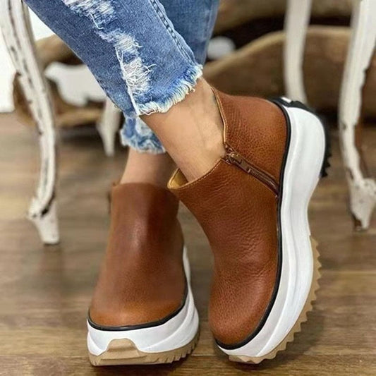 Damen Plateau Stiefeletten, braun, Leder, Reißverschluss, modisch, bequem, Herbstmode.