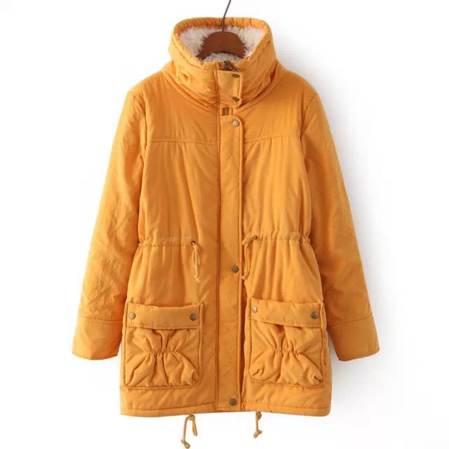 Gelbe Damen-Winterjacke mit Kapuze, warm gefüttert, modisch, ideal für kalte Temperaturen.