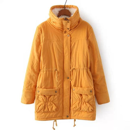 Gelbe Damen-Winterjacke mit Kapuze, warm gefüttert, modisch, ideal für kalte Temperaturen.