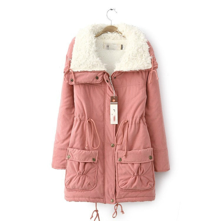 Rosa Damenparka mit Kapuze, Kunstfellkragen, Taschen, Winterjacke, warm, modisch.