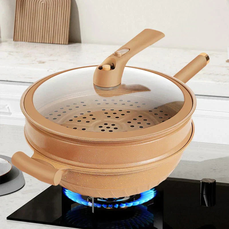 Beige Antihaft-Pfanne mit Glasdeckel auf Herd, ideal zum Kochen und Braten.