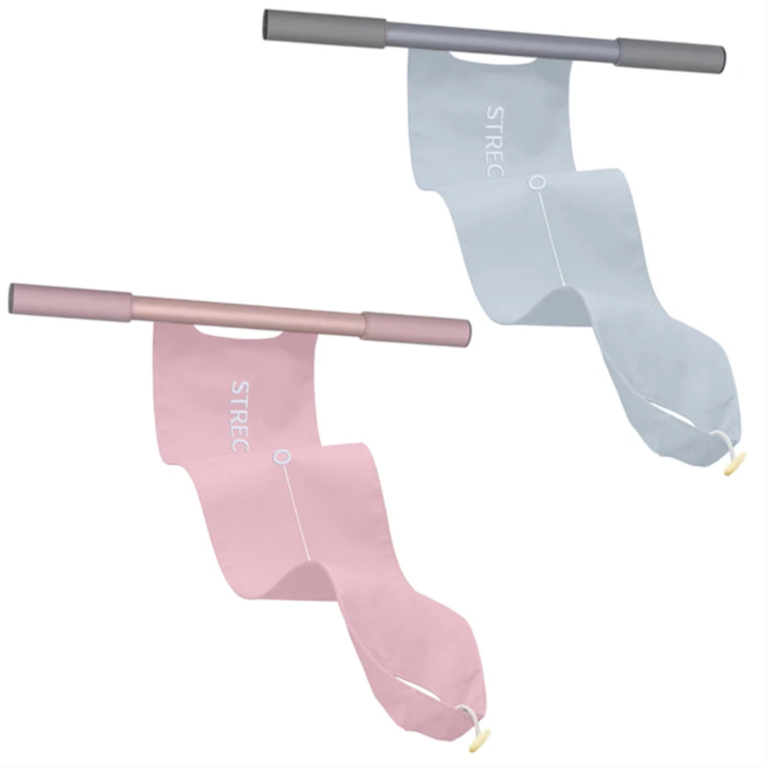 Zwei Dehnbänder in Rosa und Blau mit Griffen, Fitnessgerät für effektives Stretching.
