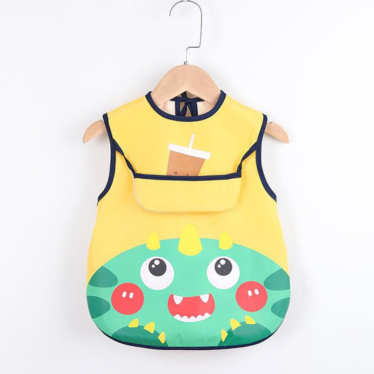 Gelbes Kinderlätzchen mit grünem Dinosaurier-Motiv und Getränkedesign, wasserdicht.