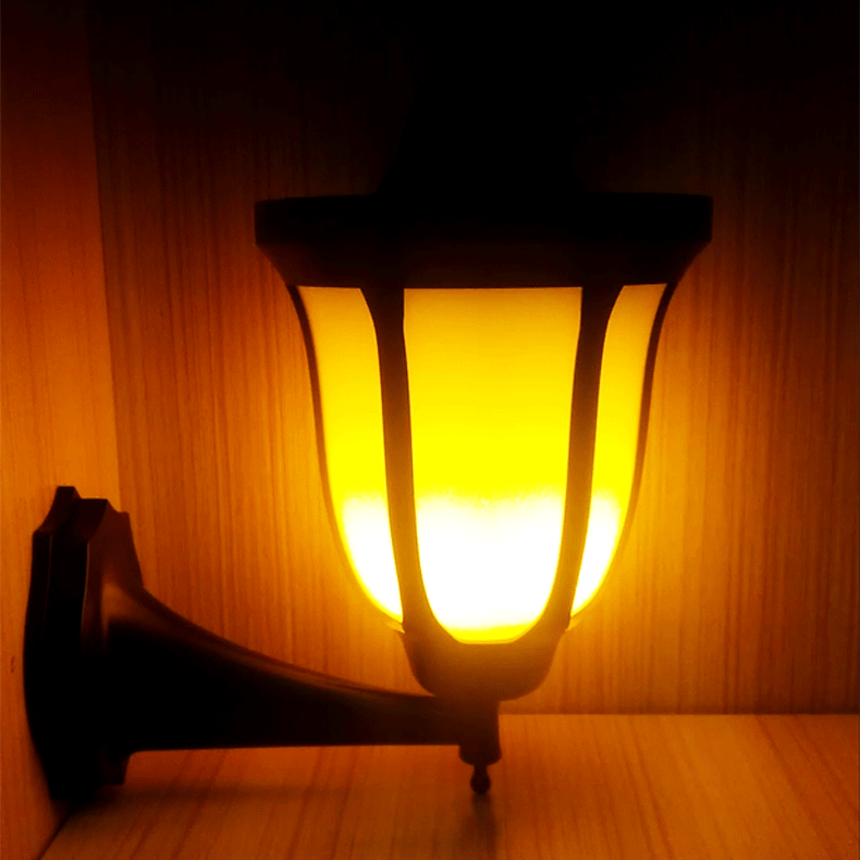 Wandleuchte aus Metall, warmes gelbes Licht, Vintage-Stil, Innenbeleuchtung, dekorativ.